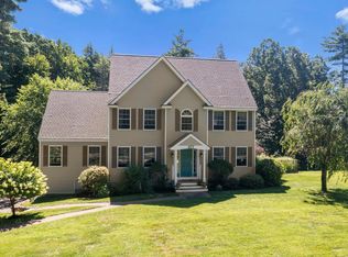 6 Palmer Dr, Kensington, NH 03833