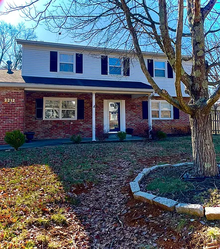 2212 E Queens Way Photo 1