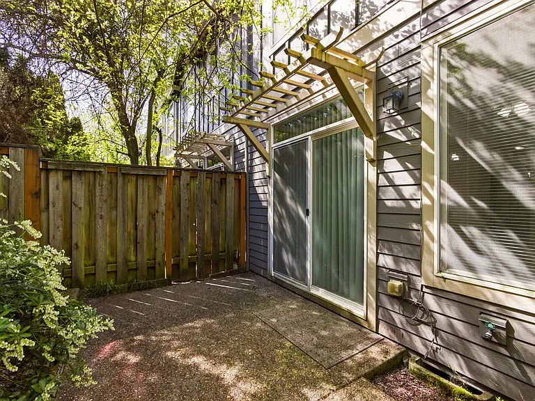 2322 NW 168th Pl — Photo 38