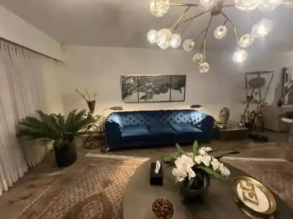 2216 Folkestone Way, West Vancouver, BC