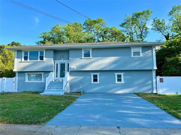 104 Madison Avenue, Amityville, NY 11701