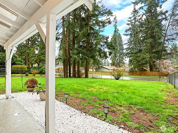 4th image of 845 SW Shannon Drive