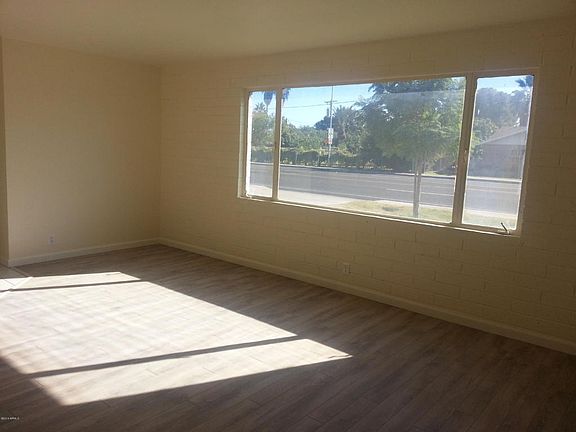 5th image of 852 E University Dr