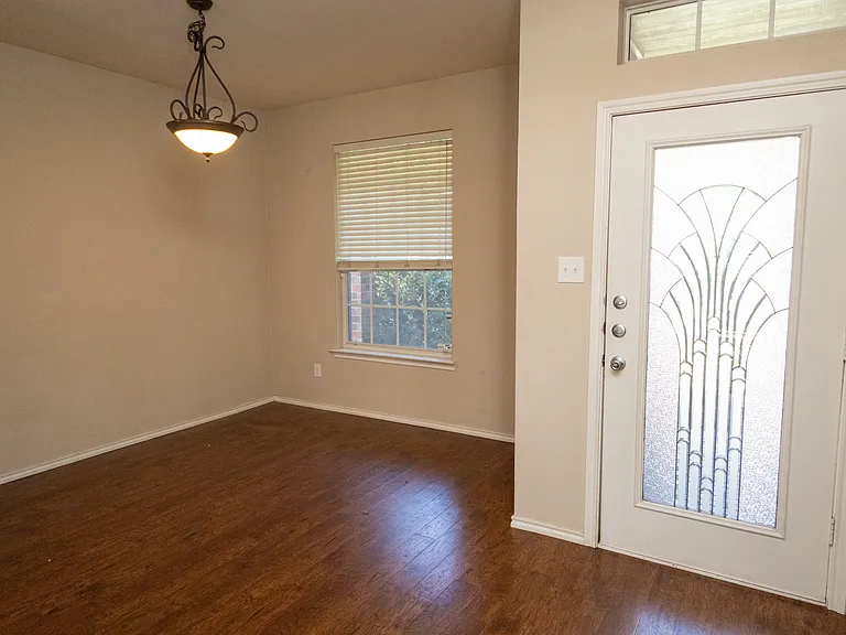 1407 Hazelwood Dr — Photo 17
