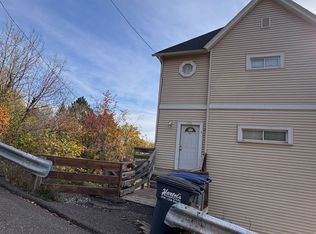 1712 W 3rd St, Duluth, MN 55806