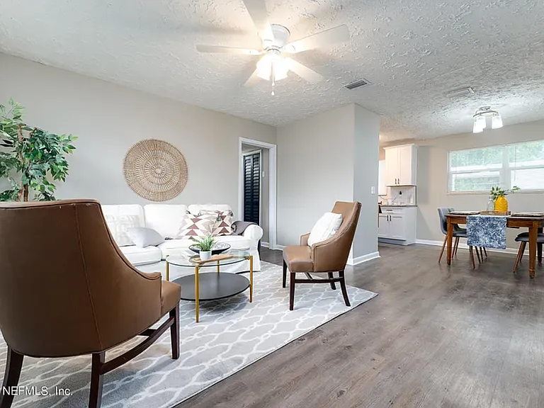 4920 Tallyho Ave — Photo 4