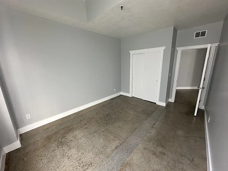 New Grand Apartments — Photo 51