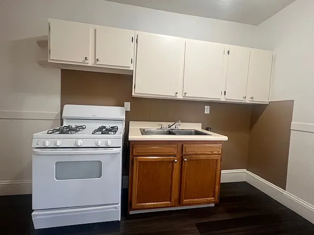446 Appleton St #5R — Photo 7
