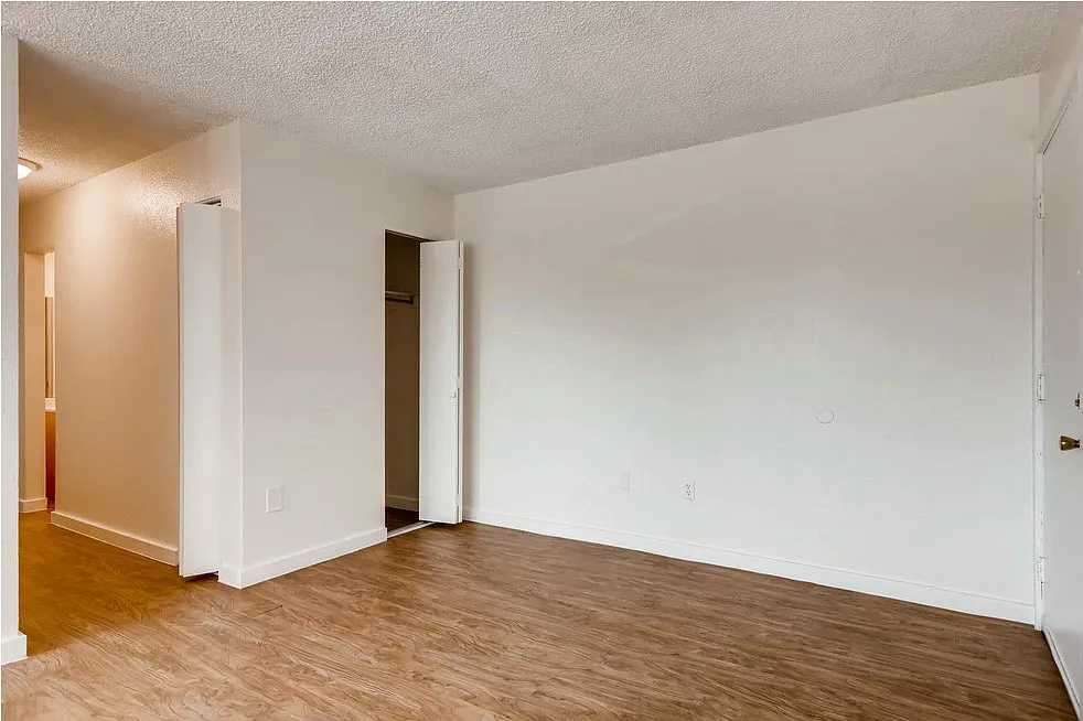 Building Photo - 9790 E 7th Ave #108