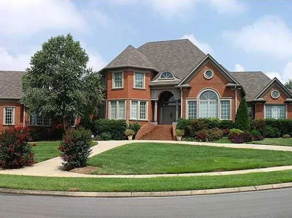 9400 Windrose Cir, Chattanooga, TN 37421