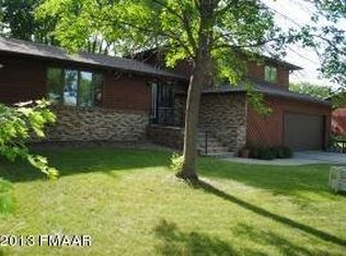 413 37th Ave S, Moorhead, MN 56560
