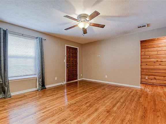 5th image of 724 N Stewart Ave