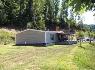 253 Ridgeview Ter, Chapmanville, WV 25508