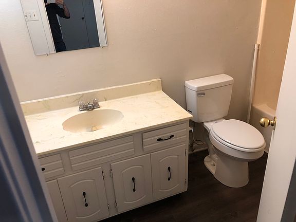 5th image of 609 1/2 E Race Ave #3