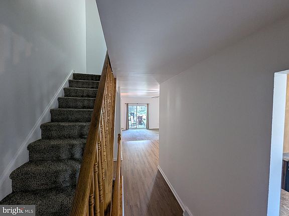 2nd image of 525 W 3rd St