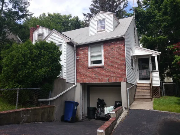 8 Woodstock Ave, Brighton, MA 02135