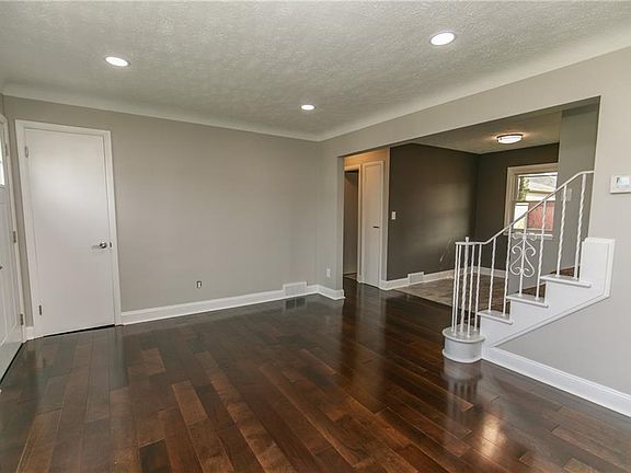 5th image of 14810 Reddington Ave