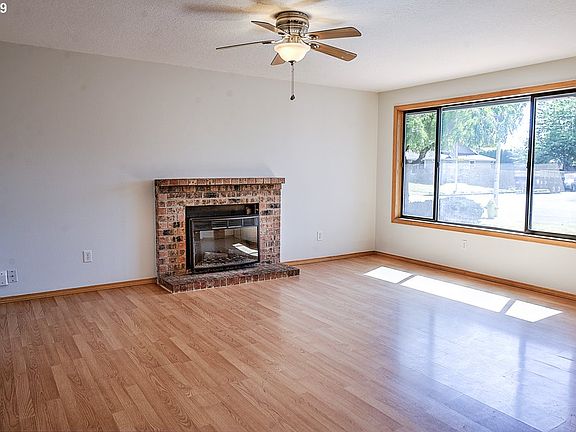 4th image of 8901 NE 140th Ave
