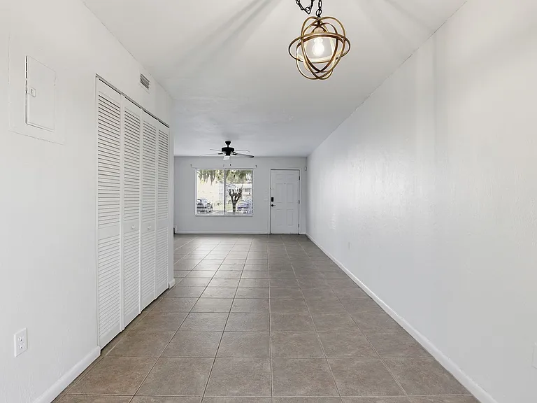 2300 SW 43rd St #H3 — Photo 7