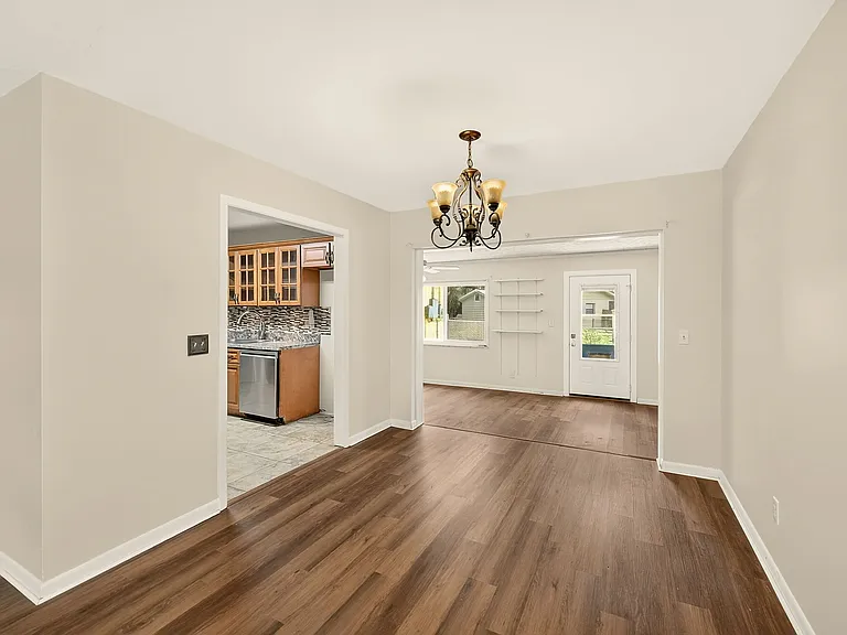 303 Saint Augustine Ave — Photo 10