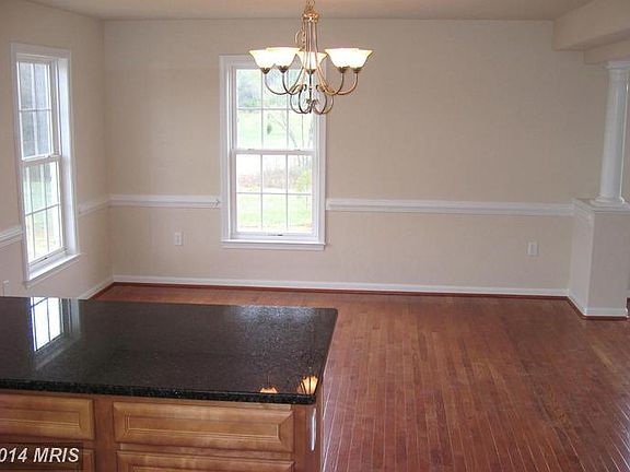5th image of 11 Kinsley Ln
