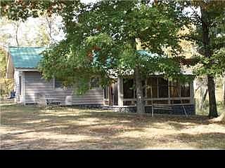 3rd image of 826 York Dr