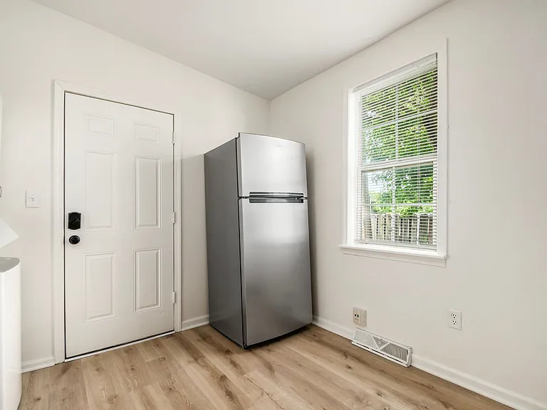 85 S Grubb St — Photo 13