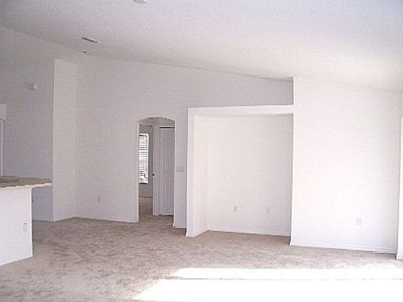 2nd image of 48 Fleetwood Dr