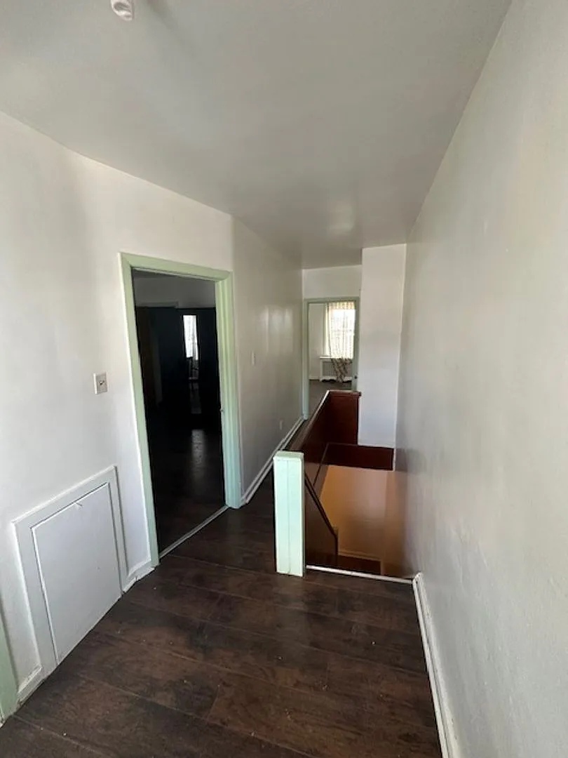 2 Bedroom, 2 Bathroom Apt for Rent - 2nd Flr — Photo 2