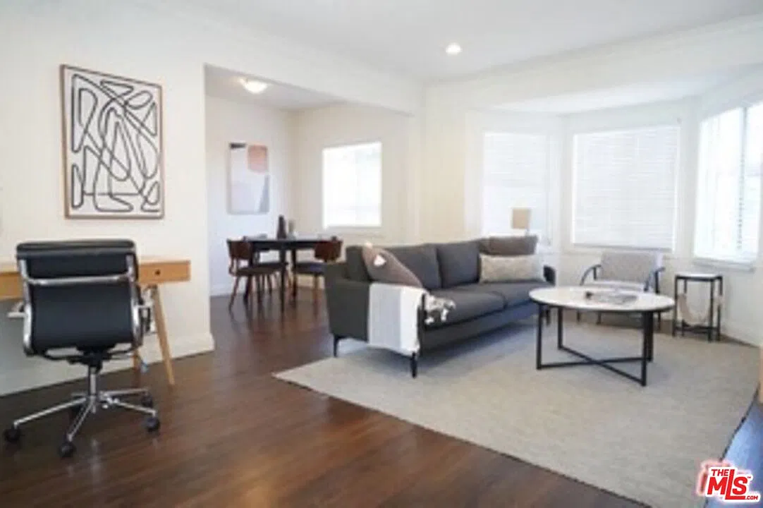 2 bed, 1.0 bath, 952 sqft, $3,800 — Photo 2