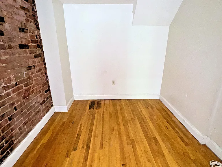 218 W 14th St #7E — Photo 9