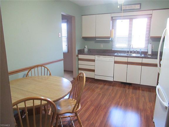 3rd image of 852 Pearson Cir Unit 1