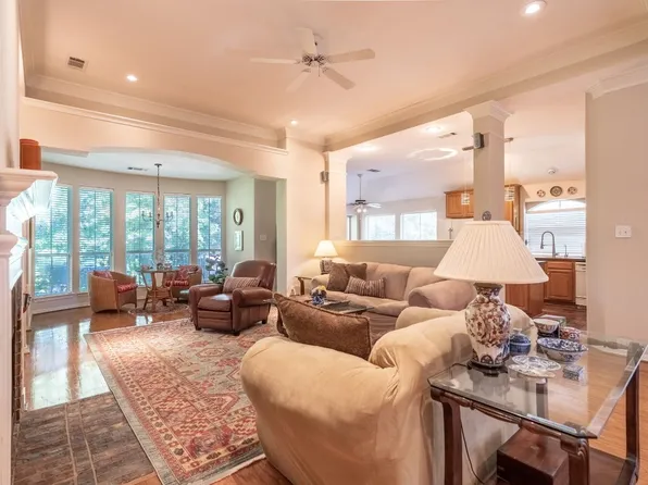 217 Freedom Ct, Rockwall, TX 75032