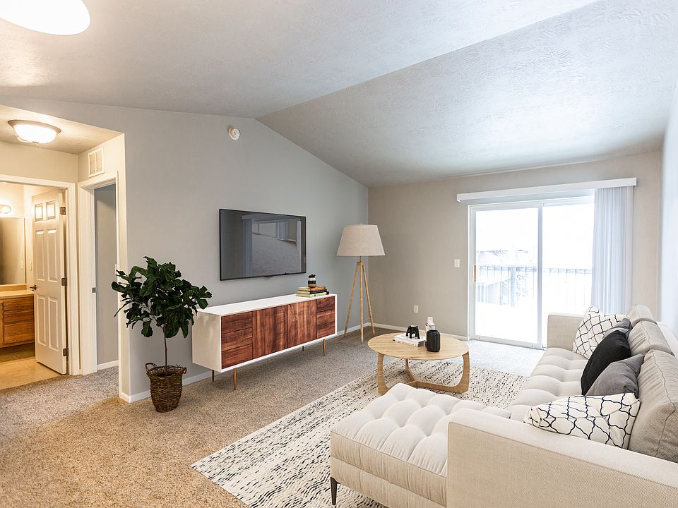 1st image of 4708 E 6th St #4513-101