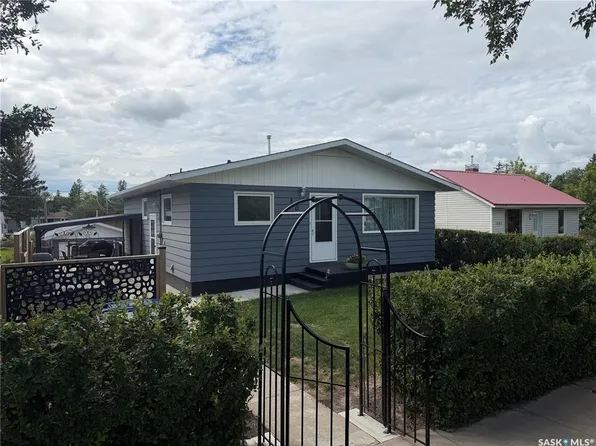 407 5th STREET E, Wynyard, SK S0A 4T0