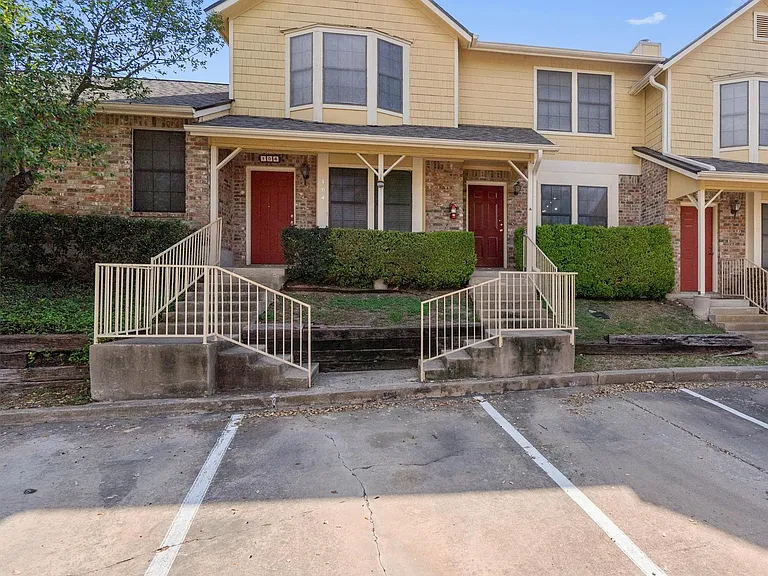 11901 Swearingen Dr #105 — Photo 3