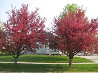 615 5th St SE, East Grand Forks, MN 56721