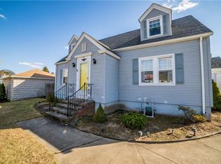 66 Rockwood Ave, Cranston, RI 02920