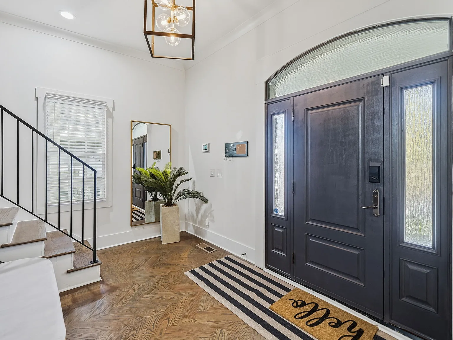 4 bed, 4.5 bath, 3500 sqft, $6,650 — Photo 4