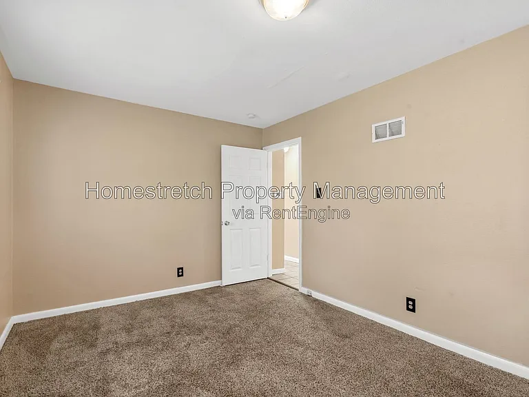 8253 Frost Ave — Photo 12
