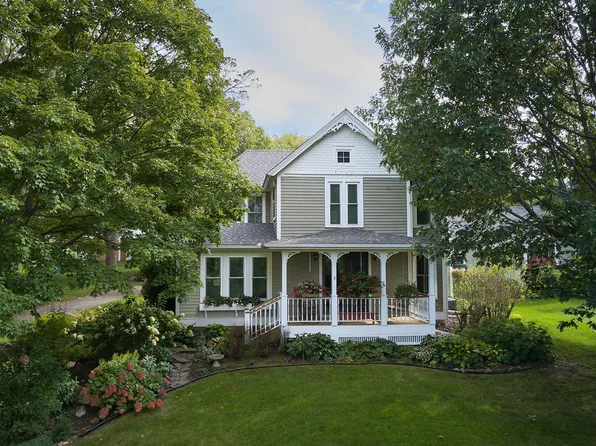 27055 Smithtown Rd, Shorewood, MN 55331