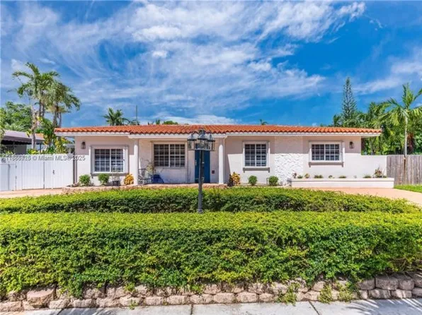 9901 SW 35th Ter, Miami, FL 33165