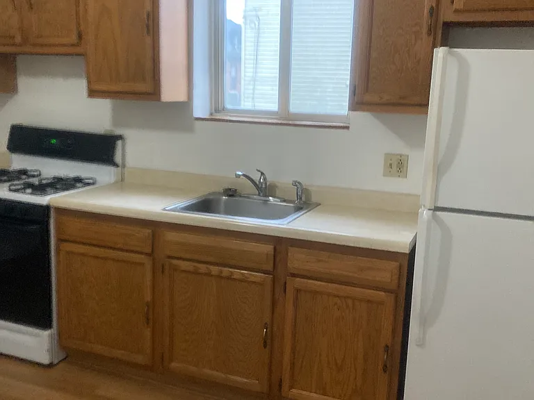 312 Union St — Photo 9