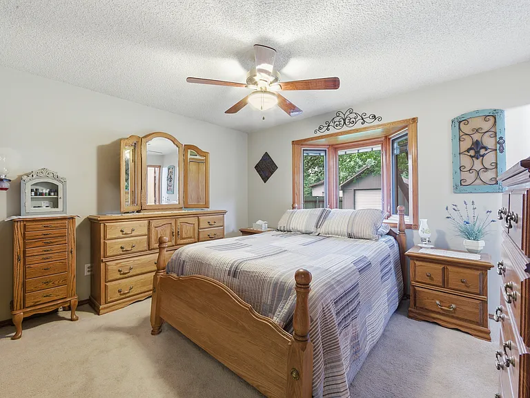 1715 N Stony Point — Photo 10