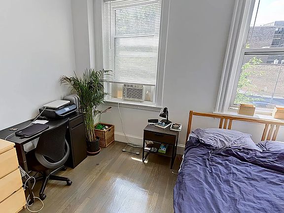 5th image of 19 Queensberry St APT 8