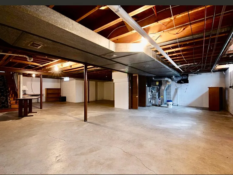 611 Brynhaven Dr — Photo 36