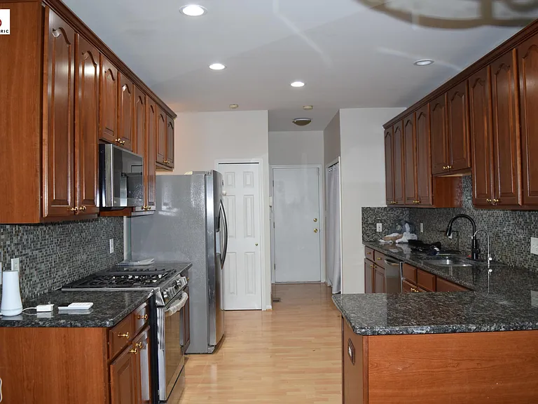 1566 Heron Cir — Photo 7