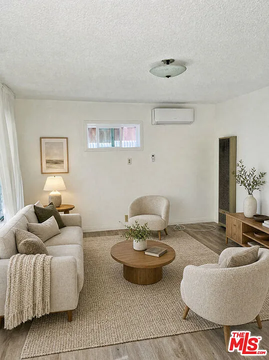 2371 Edgewater Ter