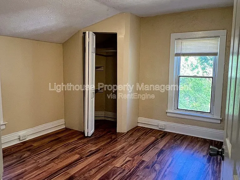 219 E North St #2 — Photo 4
