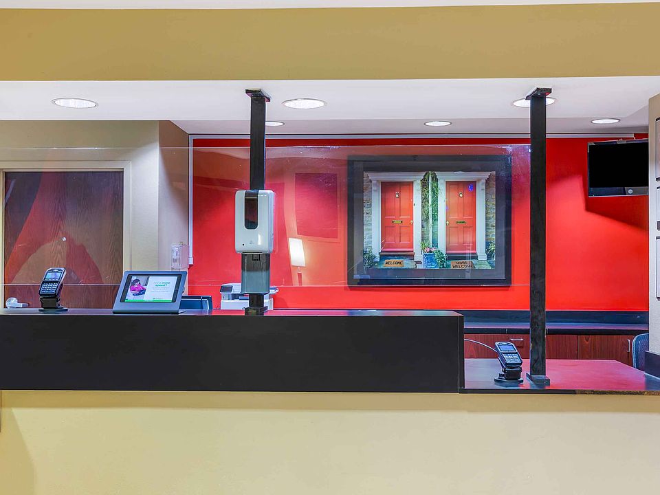 Lobby and Guest Check-in